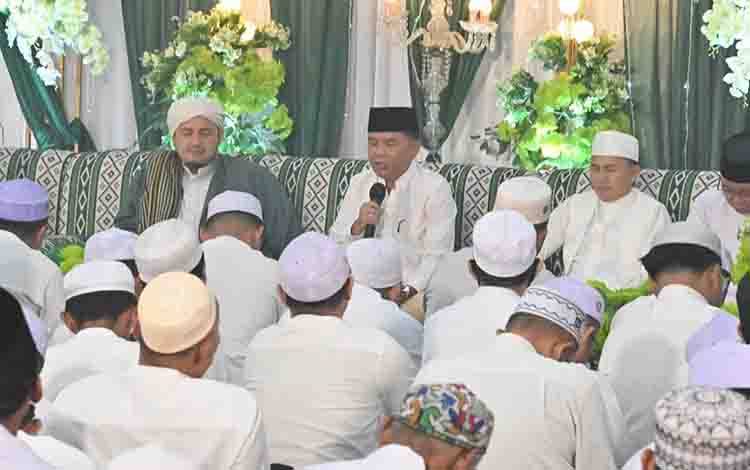 Agustiar Sabran Tekankan Akhlak Nabi ke Santri Tanwirul Muslimin