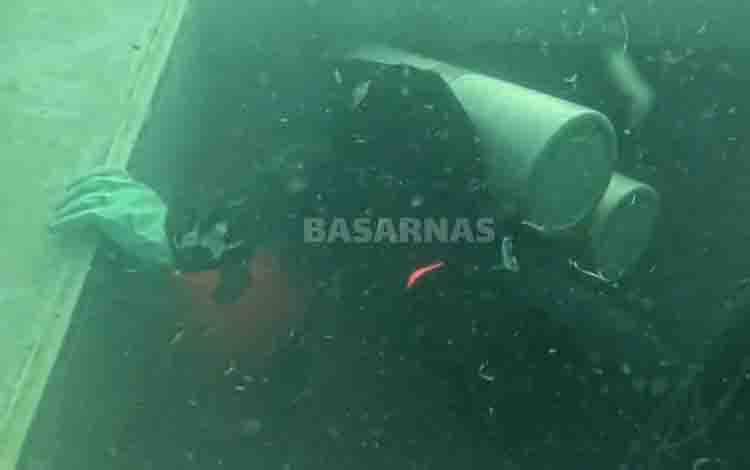 Hari ke-16 Operasi SAR KM Virgo Transport 8, Dua Korban Perempuan Dievakuasi Penyelam