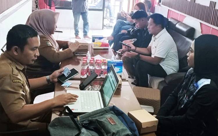 Disdukcapil Palangka Raya Jemput Bola Percepat Penerapan IKD