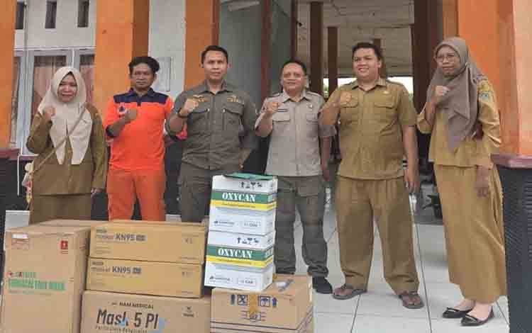 Dinkes Seruyan Salurkan Masker, Oksigen dan Vitamin untuk Dukung Penanganan Karhutla