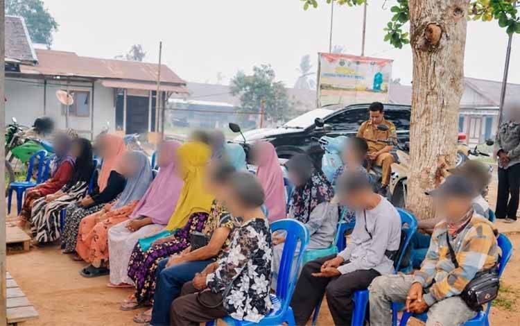 BLT-DD Ekstrem Tiga Bulan Disalurkan di Sei Asam Kapuas Hilir