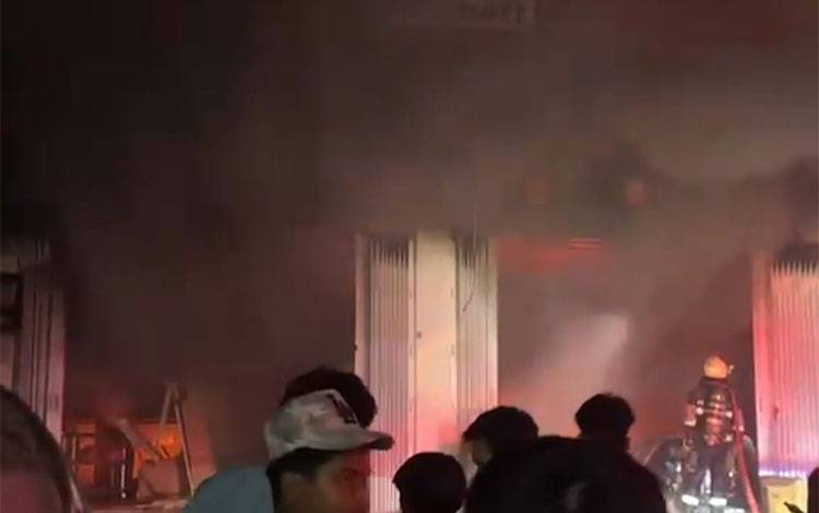 Alfamart di Jalan Ahmad Yani Km 13 Gambut Terbakar, Diduga Ada Unsur Kesengajaan
