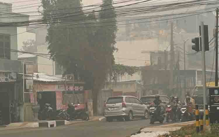 BMKG Kotim Beberkan Penyebab Kabut Asap Selimuti Sampit