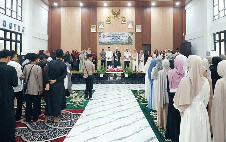 Kepala SMPN 1 Muara Teweh Ajak Siswa Teladani Akhlak Rasulullah
