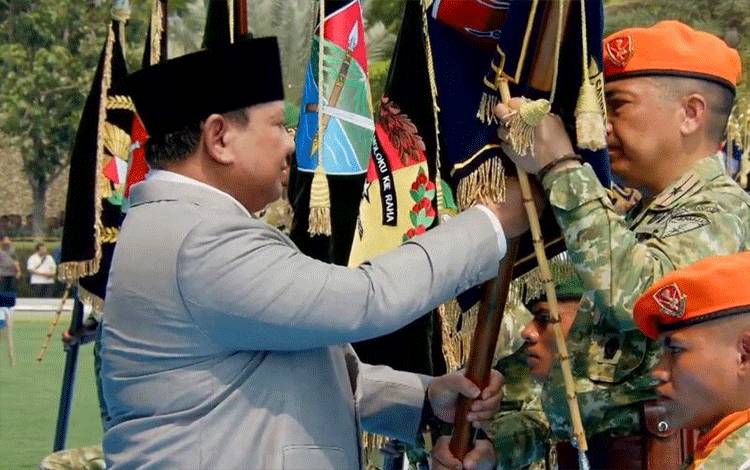 Prabowo Resmikan 204 Satuan Baru TNI dan Lantik Enam Pangdam