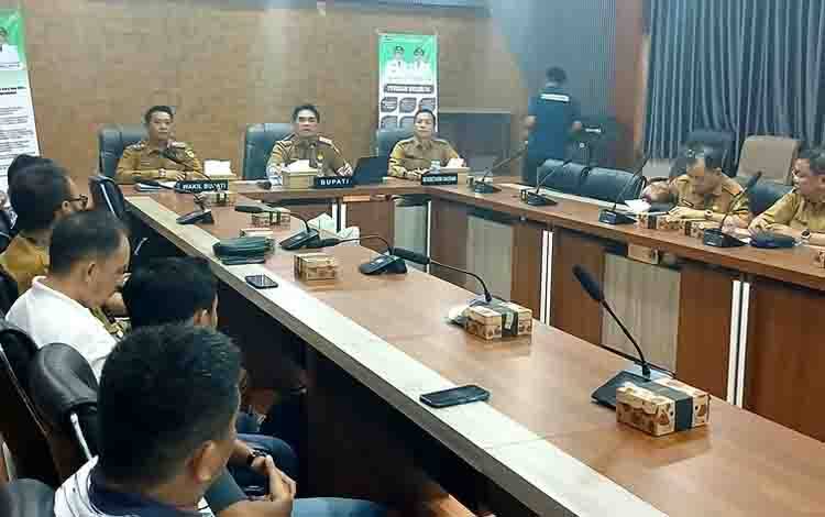 Bupati Barito Utara: Percepatan Pelebaran Jalan Muara Teweh Harus Transparan dan Sesuai Ketentuan