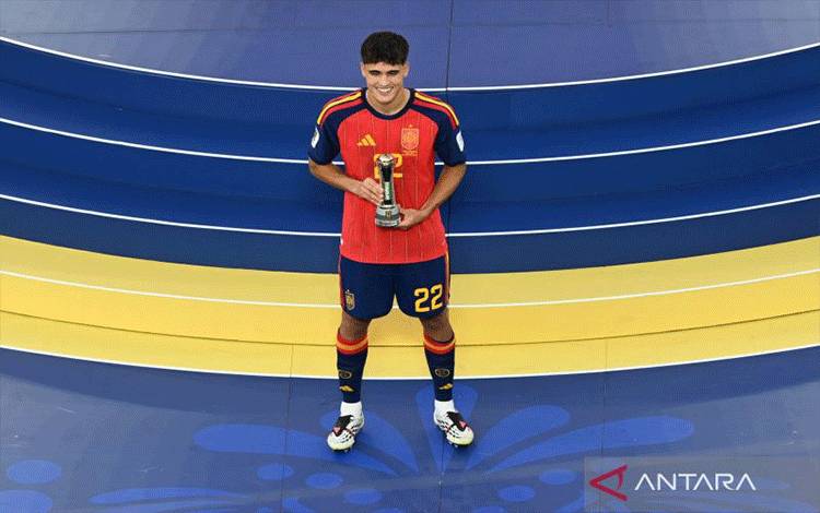 Daftar Nomine Golden Boy 2026: Pau Cubarsi Favorit