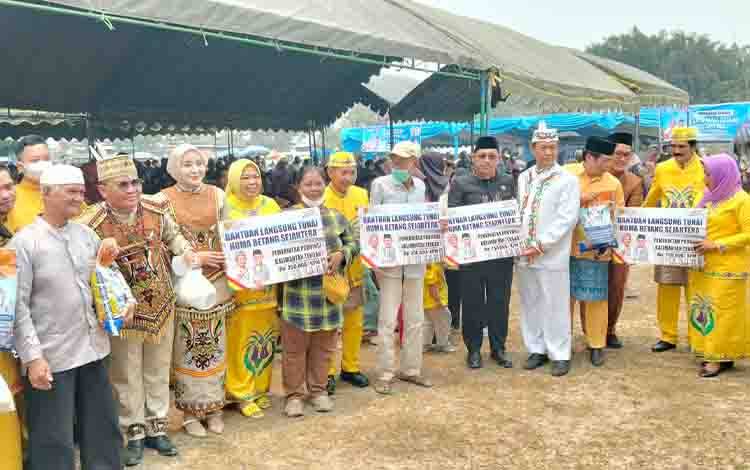 Pemprov Kalteng Salurkan 7.500 Paket Sembako untuk Masyarakat Terdampak Karhutla di Kobar