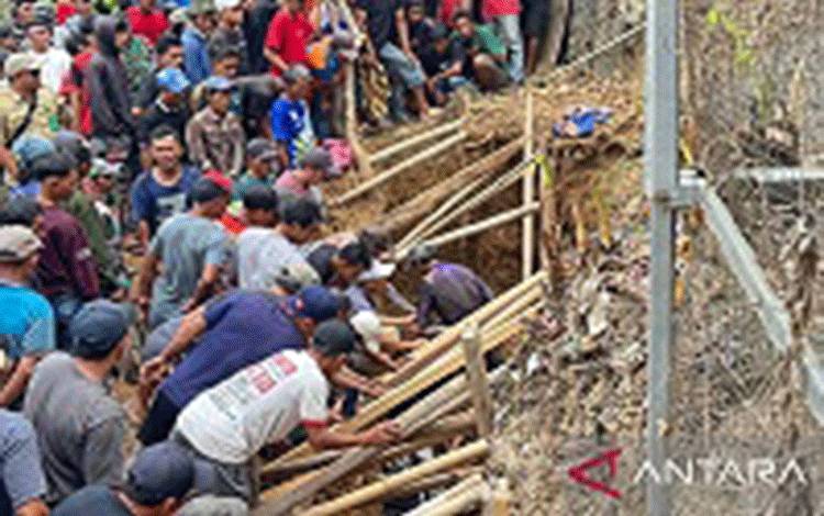 BNPB: Dua Korban Longsor Dievakuasi Meninggal Dunia