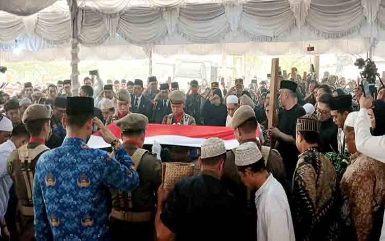 Ribuan Warga Antar Nadalsyah ke Peristirahatan Terakhir