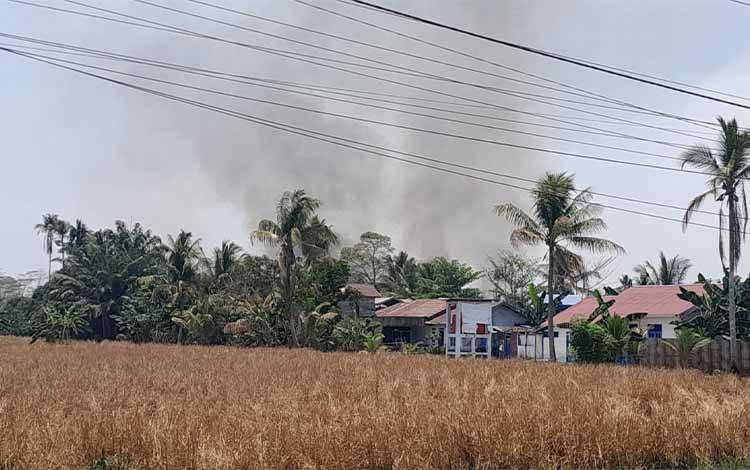 Karhutla Dekati Permukiman Warga di Hampatung Kapuas Hilir