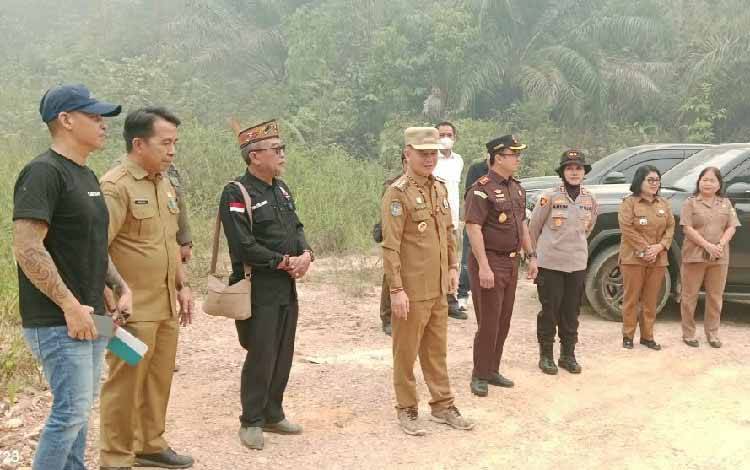 Bupati Gumas Turun Langsung Pantau Sengketa Lahan di Tumbang Pajangei