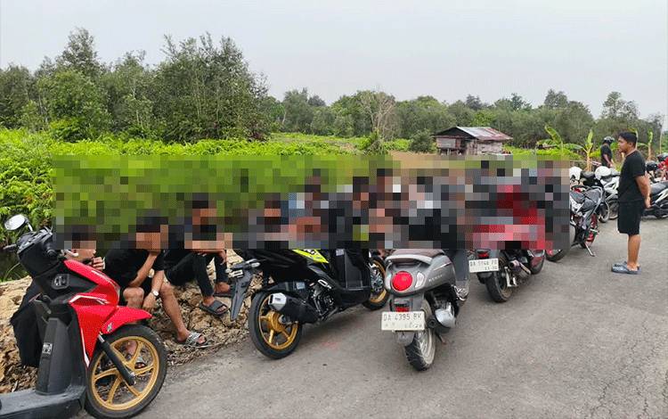 Polisi Tindak 23 Pelanggar Balap Liar dan Knalpot Brong di Jalan Pemuda Kapuas