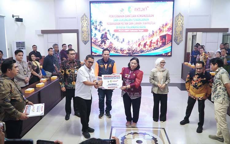OJK dan BI Salurkan Bantuan Karhutla, Kameloh Baru dan Kalampangan Dapat Empat Sumur Bor