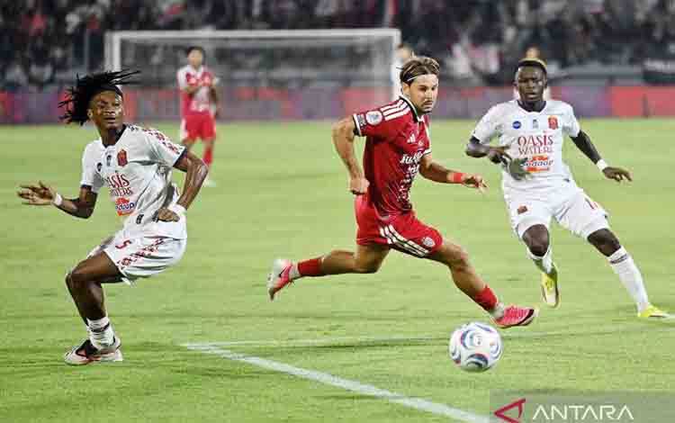 Cetak Trigol, Van der Sande Pilih Merendah