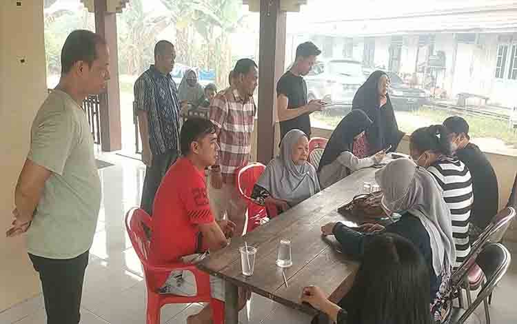Dukcapil Layani Aktivasi IKD di Komplek Bhayangkara Kelurahan Menteng