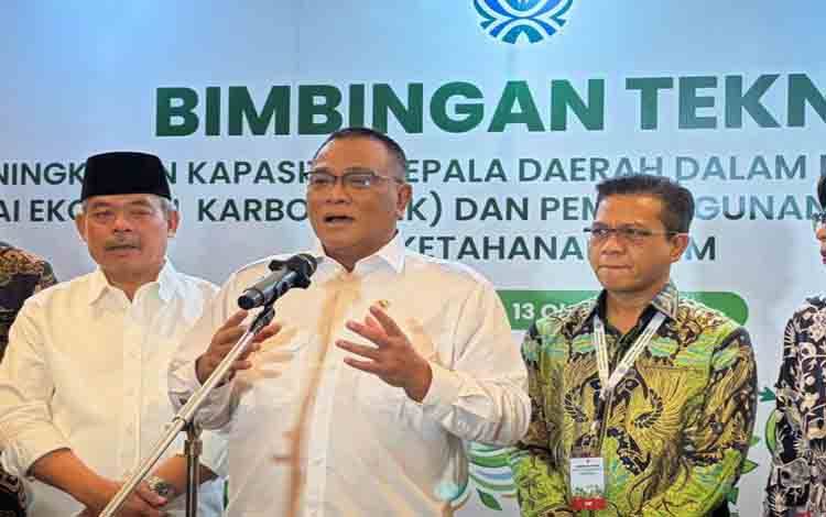 Menteri LH: Semua Kekuatan Sedang Bekerja Padamkan Karhutla