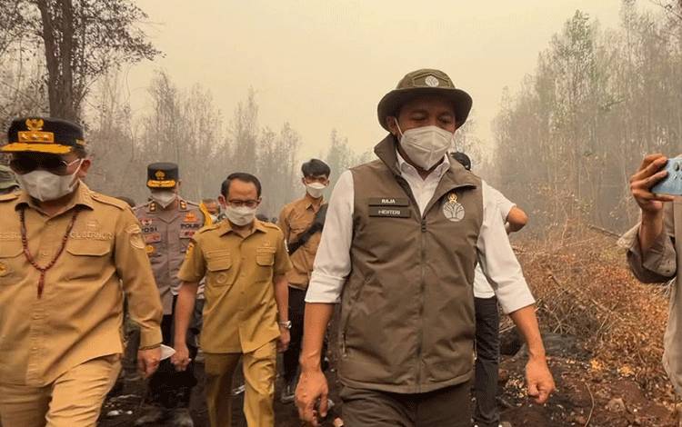 Menhut Raja Juli Kembali Tinjau Karhutla Kalteng, Fokus Selamatkan Satwa dan Zona Inti