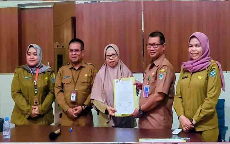 Dinkes Seruyan Gelar Sertijab Sekretaris Dinas dan Kasubbag