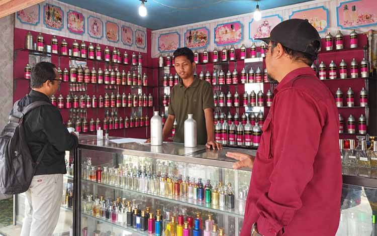 Bapenda Bartim Sisir Dusun Tengah, Tertibkan Pajak Reklame dan Perizinan Usaha