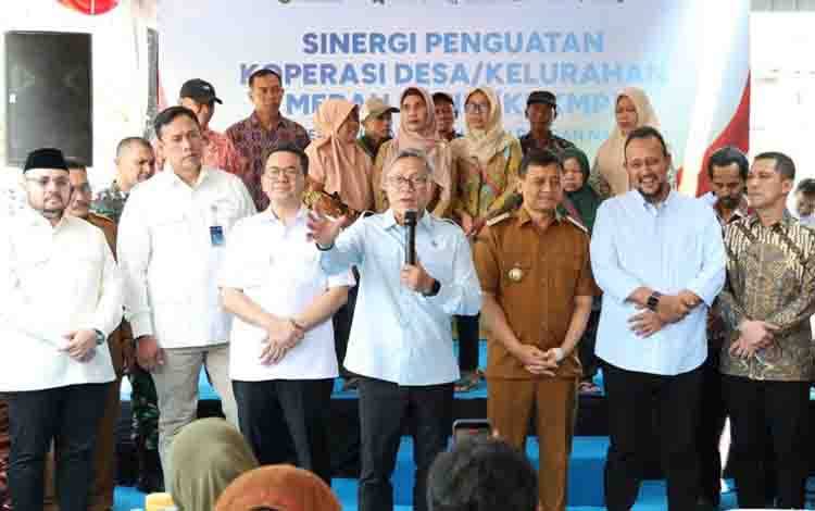 Menko Zulhas Pastikan Kesiapan Operasional Serentak KDKMP 15 Oktober