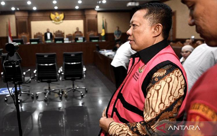 Febrie Minta Dakwaan Pemerasan dan TPPU Dibatalkan