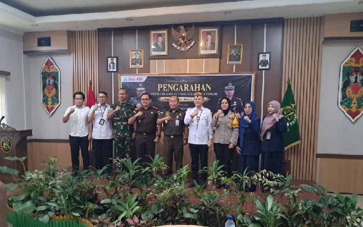 Kajati Kalteng Dukung Bupati Gunung Mas Hentikan Aktivitas Perusahaan Sawit Belum Penuhi Kewajiban