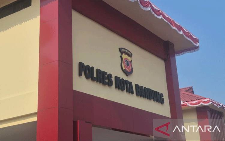 Polisi Evakuasi Pria yang Ditemukan Terikat Lakban
