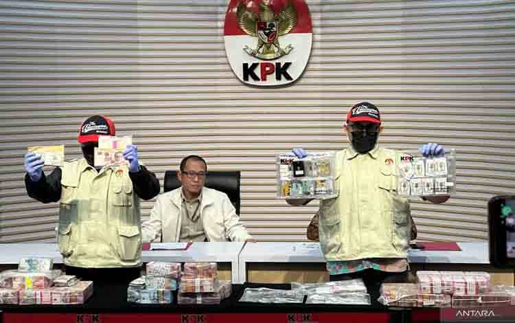 KPK Sita Barang Bukti Rp5,47 Miliar Terkait Korupsi Dana BNPB