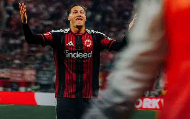 Younes Ebnoutalib Antar Eintracht Frankfurt Bekuk Koln