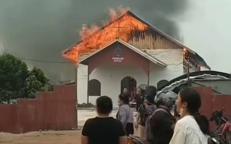 Gereja HKBP Parulian Sampit Terbakar