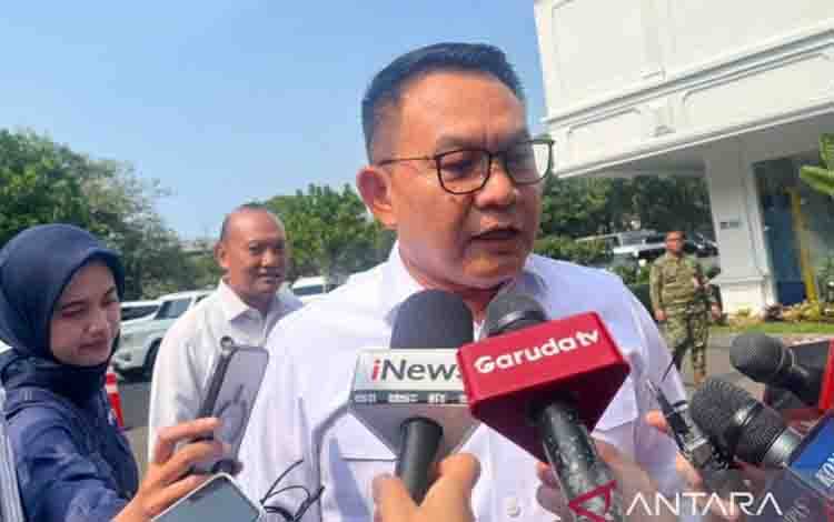 Prabowo Panggil Menko Polkam hingga Kepala BPGMN Bahas Karhutla