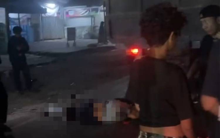 Diduga Tabrak Belakang Truk di Jalan Ahmad Yani Banjarmasin, Pemotor Dilarikan ke RS
