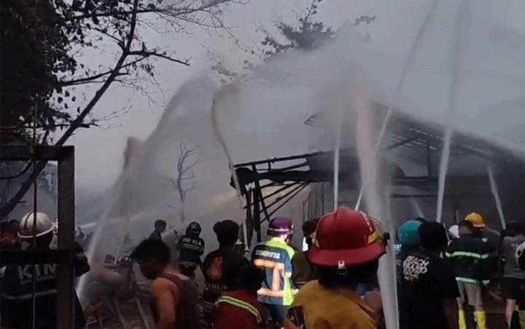 Kebakaran Melanda Komplek DPR Banjarmasin