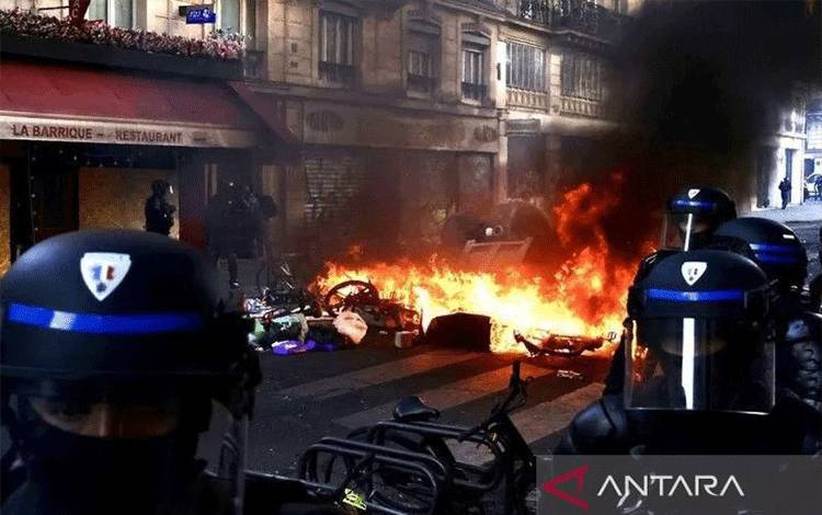 Vonis Pertama Dijatuhkan Pasca-Kerusuhan Akhir Pekan di Paris