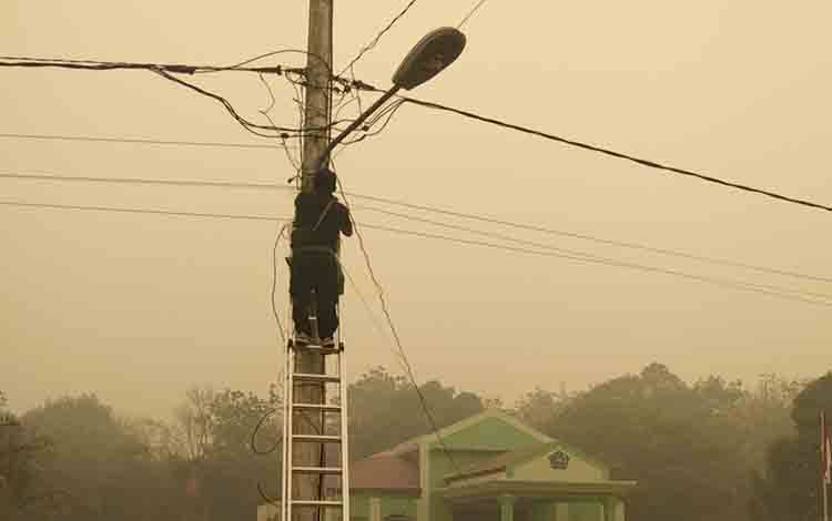 24 Lampu PJU LED Dipasang di Timpah
