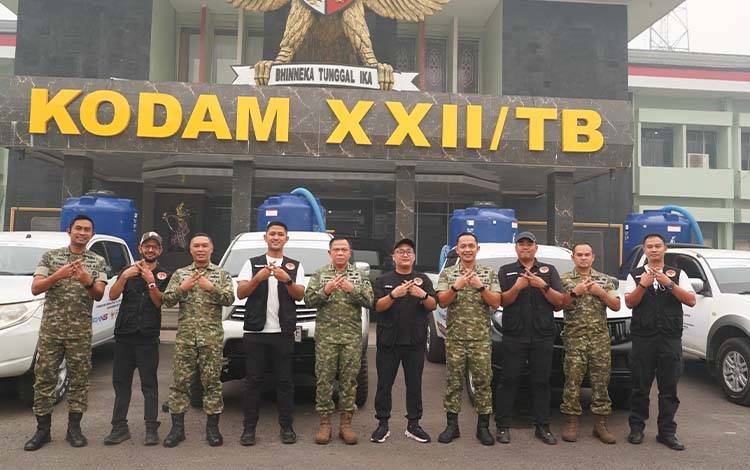 Kodam XXII/Tambun Bungai Terima Bantuan Kendaraan dan Peralatan Pendukung Penanganan Karhutla dari Utusan Khusus Presiden