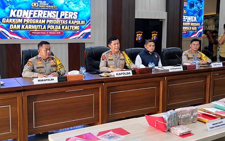 Polda Kalteng Tetapkan Dua Korporasi dan Dua Direktur Perusahaan Jadi Tersangka Karhutla
