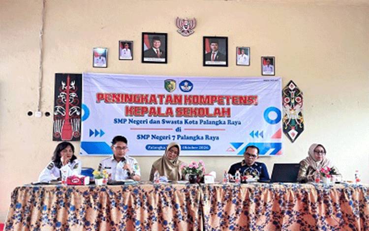 Kabid SMP Dinas Pendidikan Palangka Raya Tekankan Evaluasi PJJ dan Penguatan Tata Kelola Sekolah