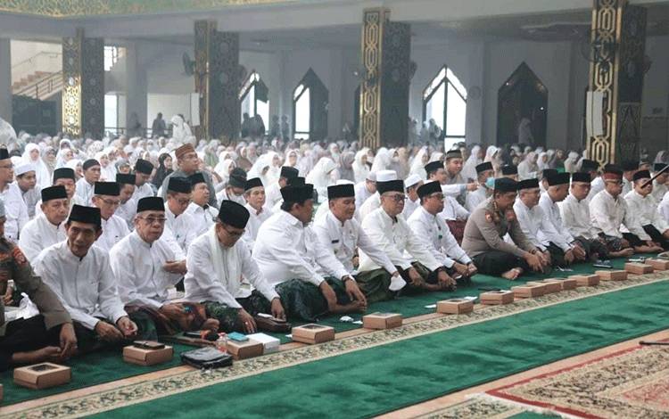 Agustiar Sabran Ajak Masyarakat Berdoa agar Karhutla Berakhir
