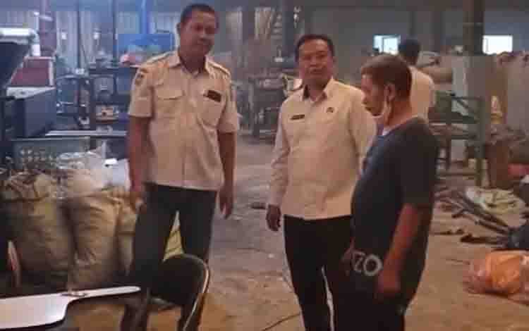 Kepala DLH Palangka Raya Tinjau Langsung Pengelolaan Sampah di Dua Kecamatan