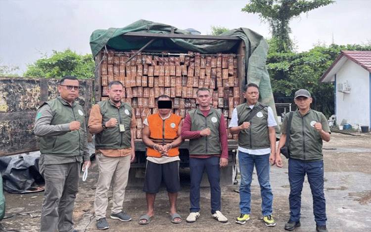 Jaringan Peredaran Kayu Ilegal Didalami Pihak Kemenhut