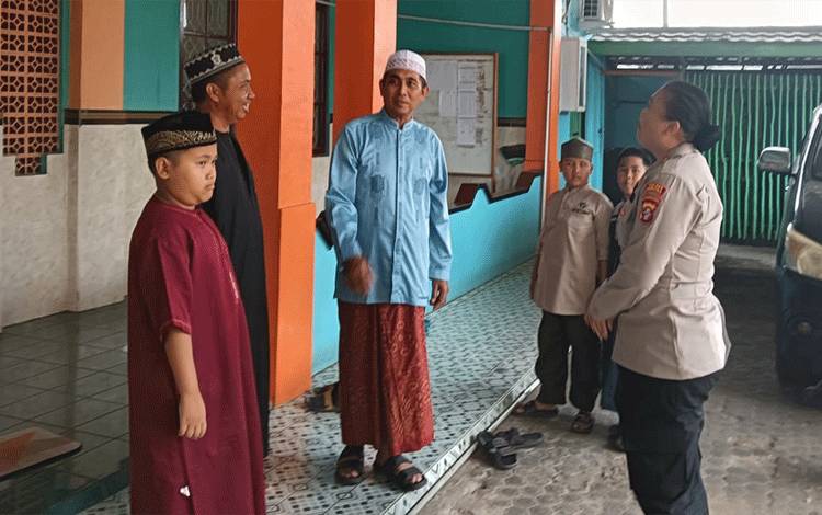 Kapolres Seruyan Sambangi Jamaah Masjid Al-Jihad