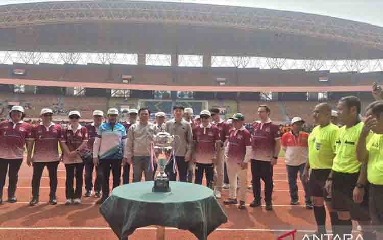 Ribuan Pesepak Bola Muda Perebutkan Piala Ketua DPD RI