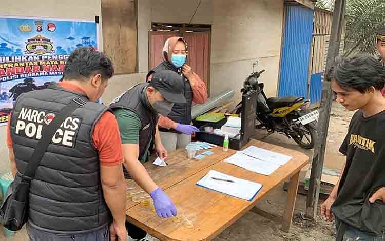 Razia Narkoba, 32 Sopir Angkutan Batubara di Barito Timur Jalani Tes Urine