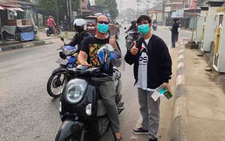 PSI Barito Timur Turun ke Jalan, Bantu Warga Hadapi Kabut Asap Karhutla