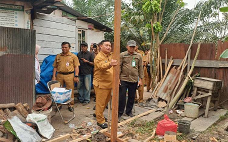 Bupati Kotim Tinjau Pembangunan Rumah Anak Korban Perundungan