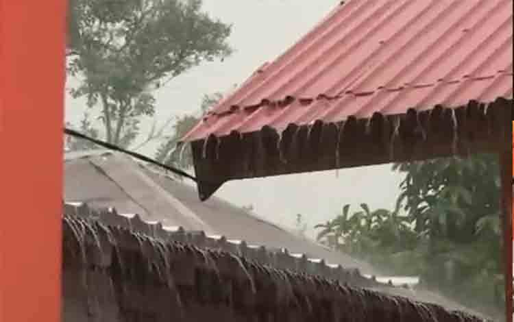 Hujan Mulai Turun di Palangka Raya, BMKG Sebut Musim Hujan Resmi Masuk November
