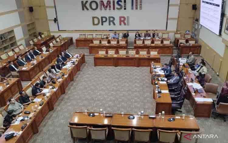 DPR Lanjut Rapat RUU Perampasan Aset dengan Undang Mahasiswa-Advokat