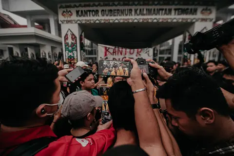 Dokumentasi Mahasiswa Demo Kantor Gubernur Kalimantan Tengah, foto 4